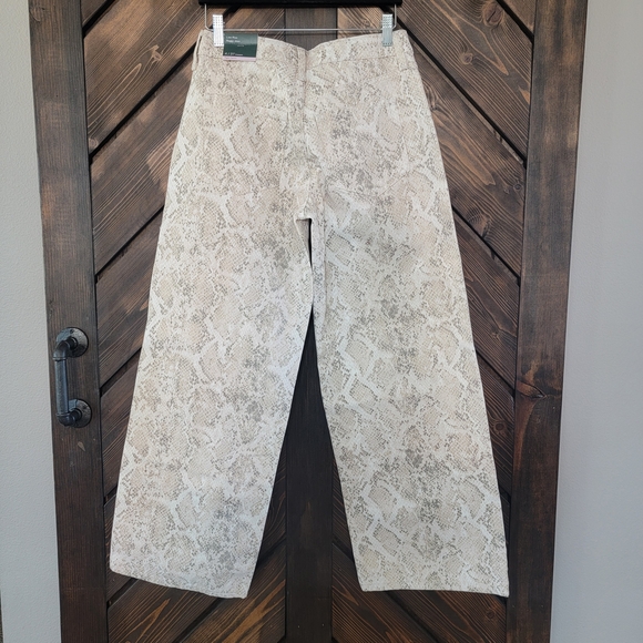 Snake Print Wide-Leg Baggy Jean 4 - Picture 2 of 4